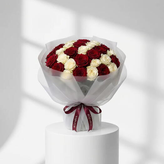Royal Crimson Cloud: The Red   White Rose Grand Luxe