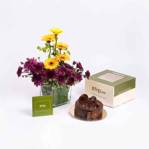 Ваза «Красота цветов» с тортом «Фадж»