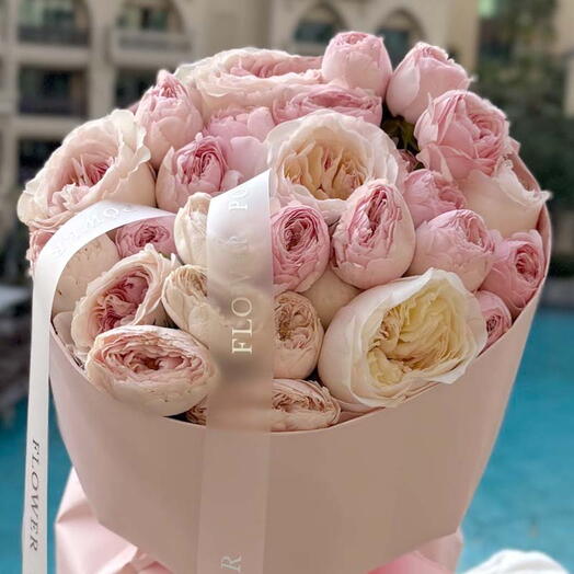 Blush Blossom: Bouquet of Pink and Cream Garden Roses