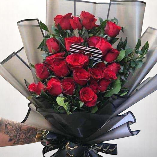 Red roses bouquet with a toy 🧸