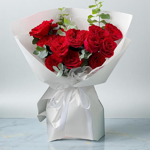 Ramo de 12 rosas rojo intenso | Romance, amor y sinceridad en Dubái