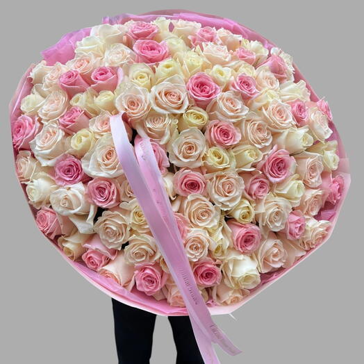 Букет Grace And Love из смешанных роз