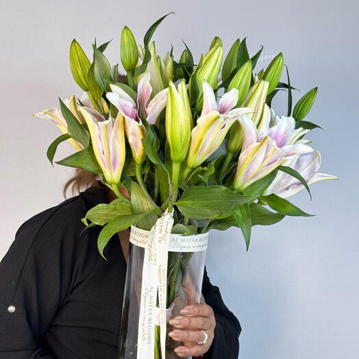 Grand Lily Promise Vase