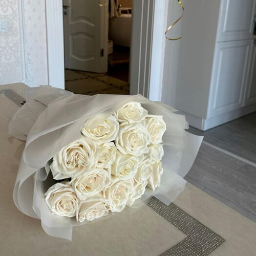 Premium and Luxurious 20 White Roses Bouquet