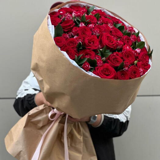 SPERY РОЗЫ В БУКЕТЕ