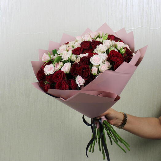 Sweet sara красный букет спрей-роз 1111