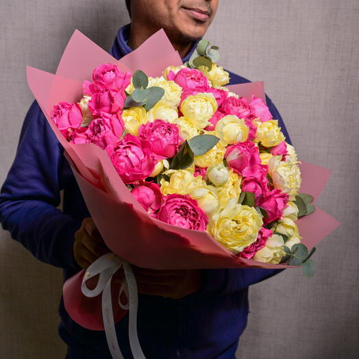 Limoncella and Cerise Julieta Roses Monobouquet 6551