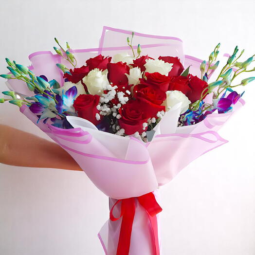 Elegant Mixed Flower Bouquet Perfect for Any Occasion