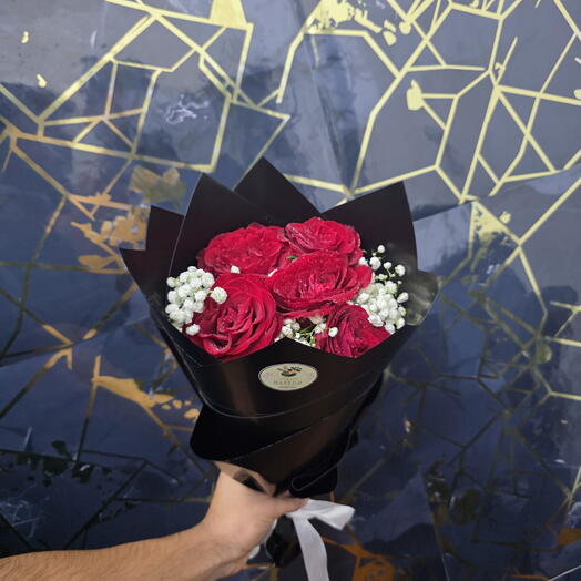 Роскошный премиальный букет из 5 красных роз