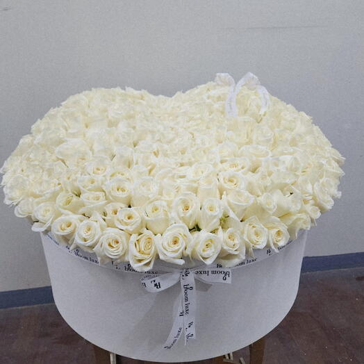 501 White Rose box heart design