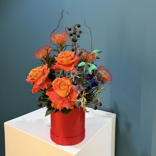 Flame - orange roses in a box