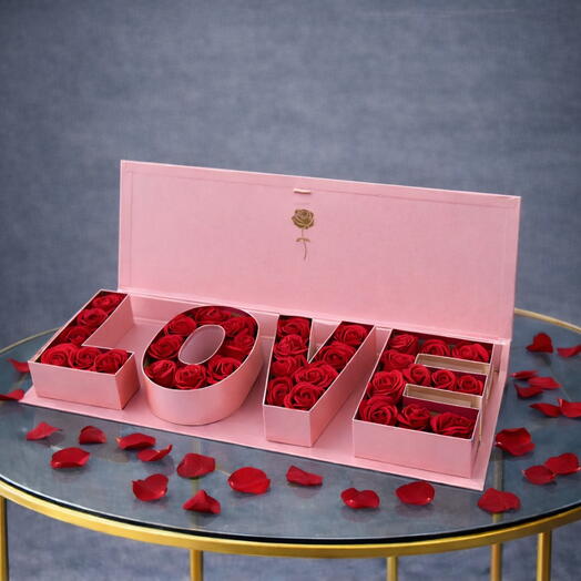 Pink LOVE Rose Box 35-40 Roses