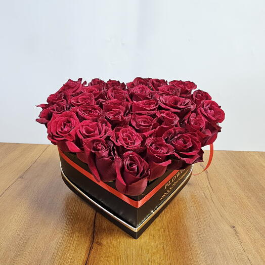 Arreglo especial en caja para el Día de San Valentín V16