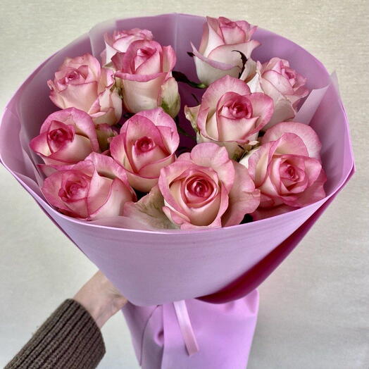 Exquisite and Premium 10 Pink Roses Bouquet