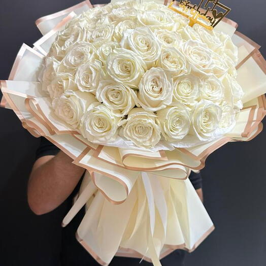 ROSA OOHARA EN UN BONITO RAMO