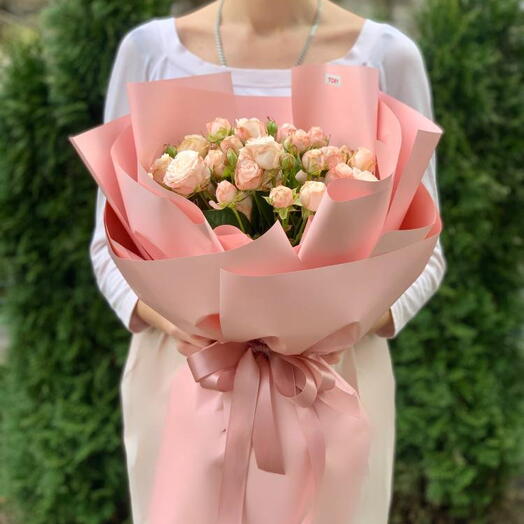 bouquet of 15 cream spray roses