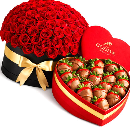 Величественное розовое торжество - 101 красная роза шоколадно-клубничное сердце
