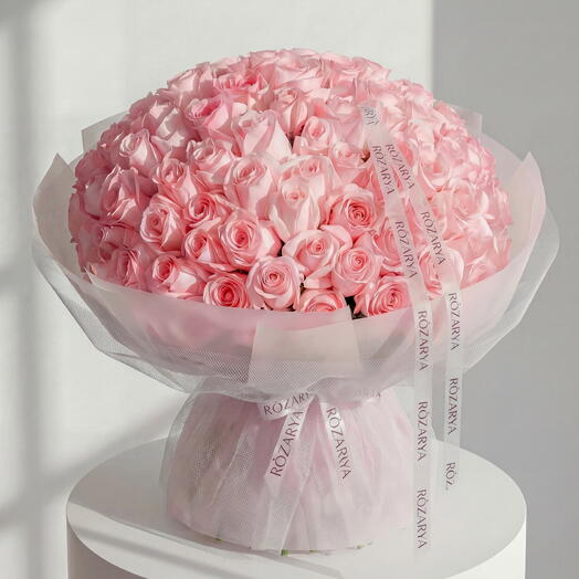 Nuage Infini Rose : le chef-d'œuvre de 101 tiges de roses