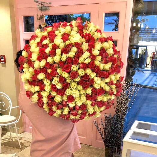 301 Вау Розовый и белый букет роз