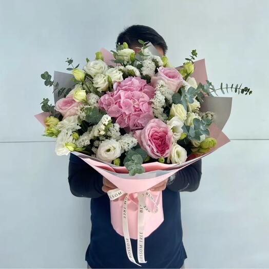 Millie Rose | Hortensia rose | Roses de jardin Ohara | Lisianthus | Eucalyptus