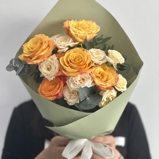 Мини-букет цветов «Коралловое очарование»