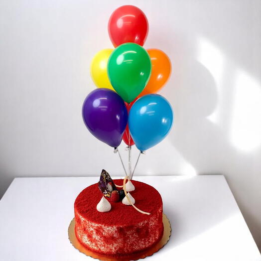Набор Идеальная вечеринка – торт Красный бархат с разноцветными воздушными шарами