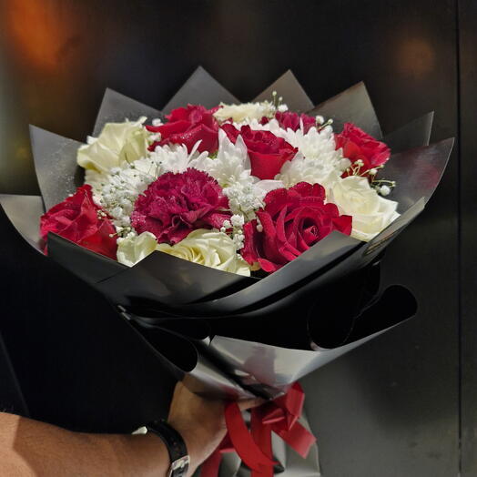 Красные белые розы