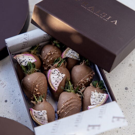 Medium strawberry box