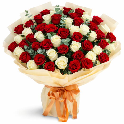 51 roses rouges et blanches intemporelles