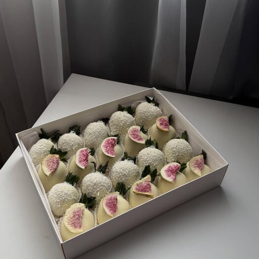 White Chocolate Strawberry   Coconut Delight Box