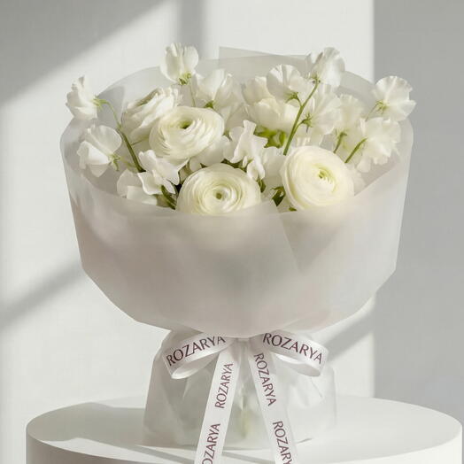 Angelic Cloud: The White Ranunculus   Sweet Pea Luxe