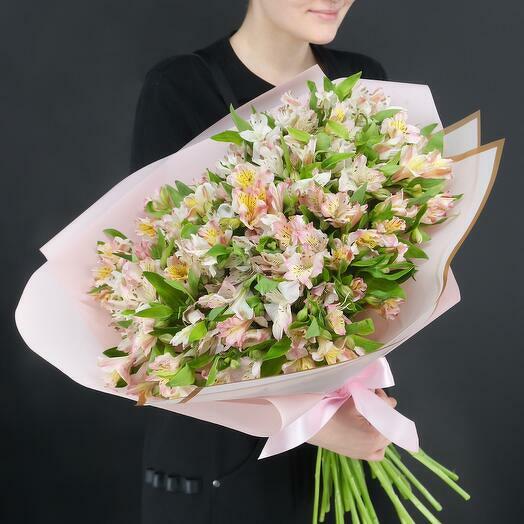 Large monobouquet of 35 pink alstroemerias