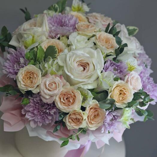 ФИОЛЕТОВЫЙ ЦВЕТОК В КОРОБКЕ