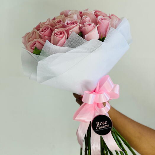 31 Pink Roses – Blush Charm