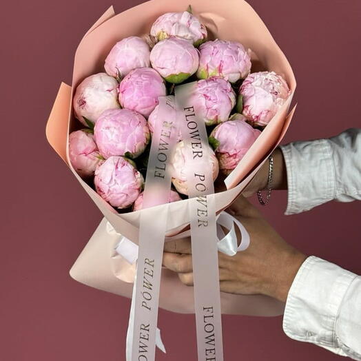 Romance eterno: ramo de 15 peonías