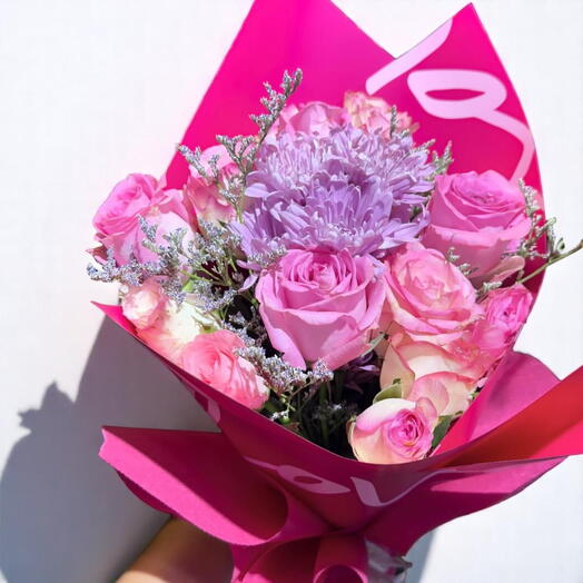 Букет Pink Delight с розами и хризантемами – элегантный подарок на любой случай