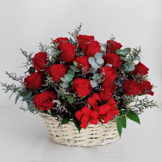 Red Rose Basket