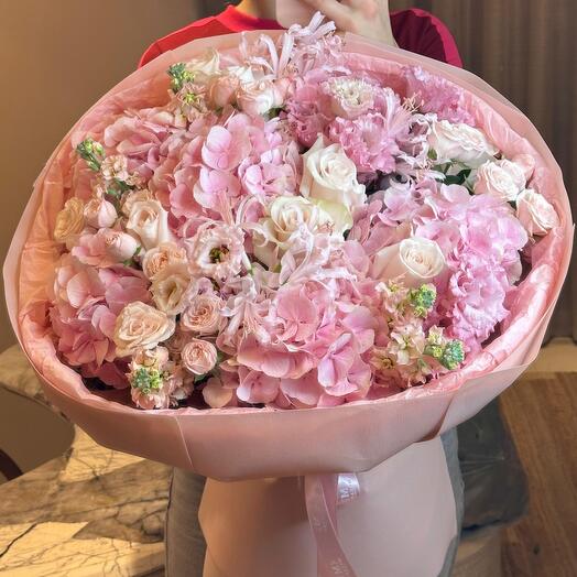 Vostorg Mixed Luxury Flowers