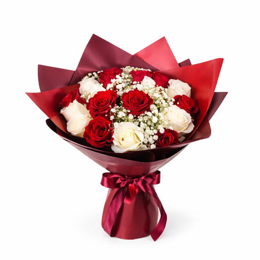 Классический букет красных и белых роз