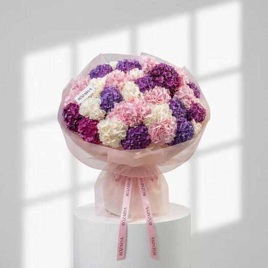 Аметистовое облако: Шедевр из смешанных гортензий