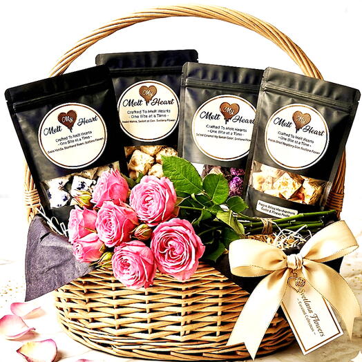 ميلت ماي هارت - سلة هدايا صغيرة حلوة وسلة زهور فاخرة مع 4 أكياس مارشميلو غورميه - دبي