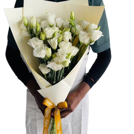 White Lisianthus Bouquets-540