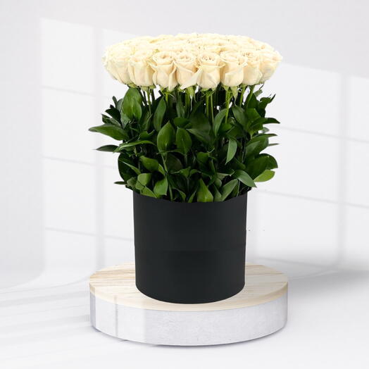 Белая бархатная коробка