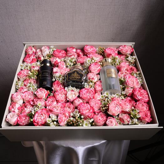 Подарочная коробка Закатные розы с парфюмом Ahmad Al Maghribi Sa adah
