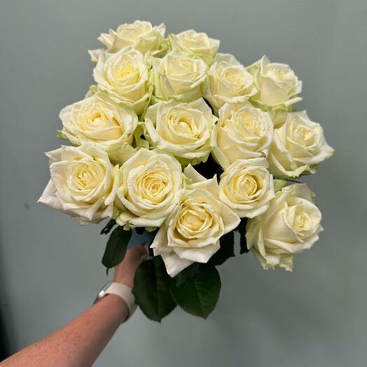 Ramo de 15 rosas blancas