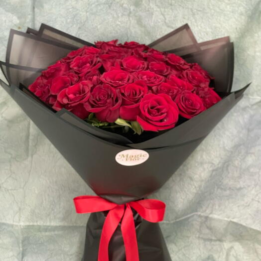 Классические красные розы