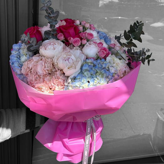 Loving Grace _ Mixed Flowers Bouquet Like Hydrangea Peony Rose And spray Roses