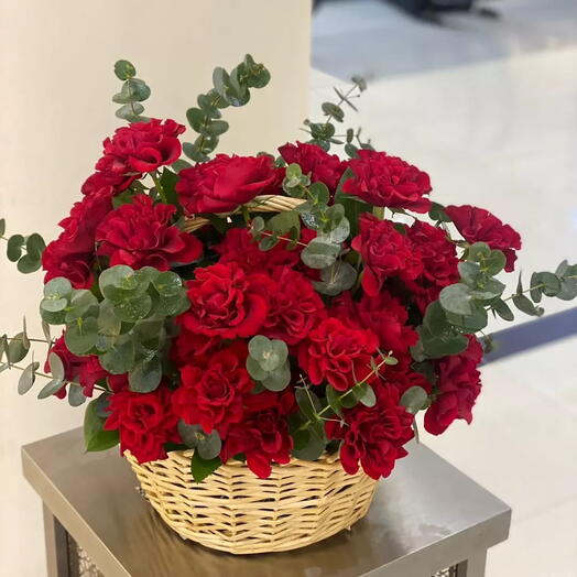Premium Red Roses in Basket