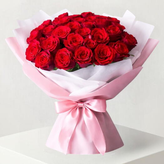 Нежное прикосновение _ Букет красных роз на День святого Валентина, 51 розовая роза.