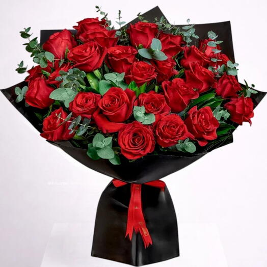 Bouquet de 69 roses rouges audacieuses pour anniversaire ou Saint-Valentin